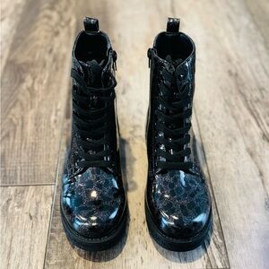 NEVER WORN Giulianna Combat Boot youth size 3-black